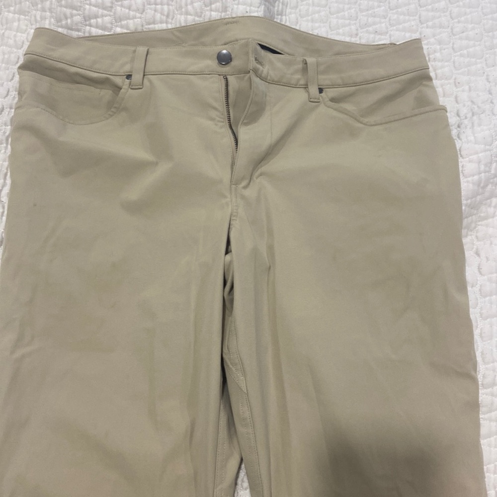 Lululemon ABC Slim Khaki 36 X 32 mint condition